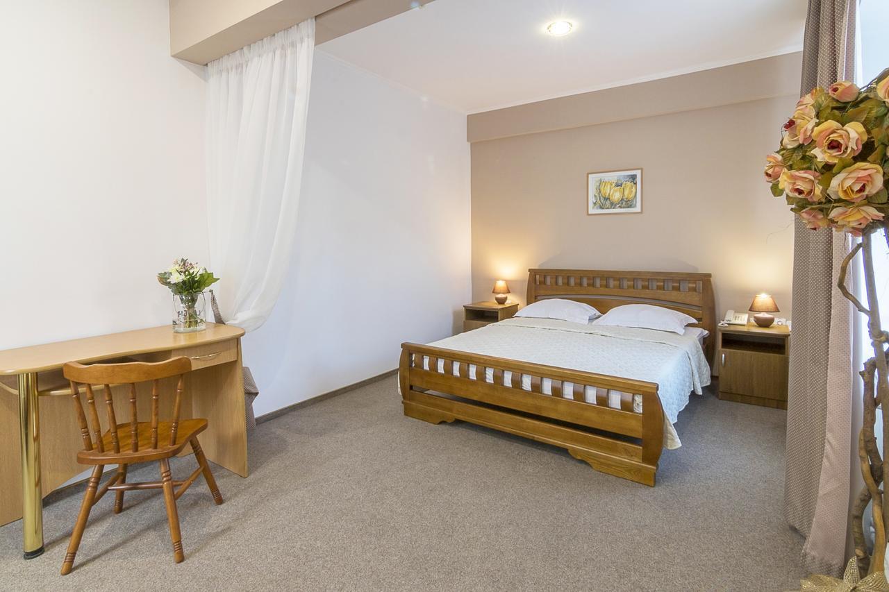 Centralny Hotel كريفوي روغ المظهر الخارجي الصورة