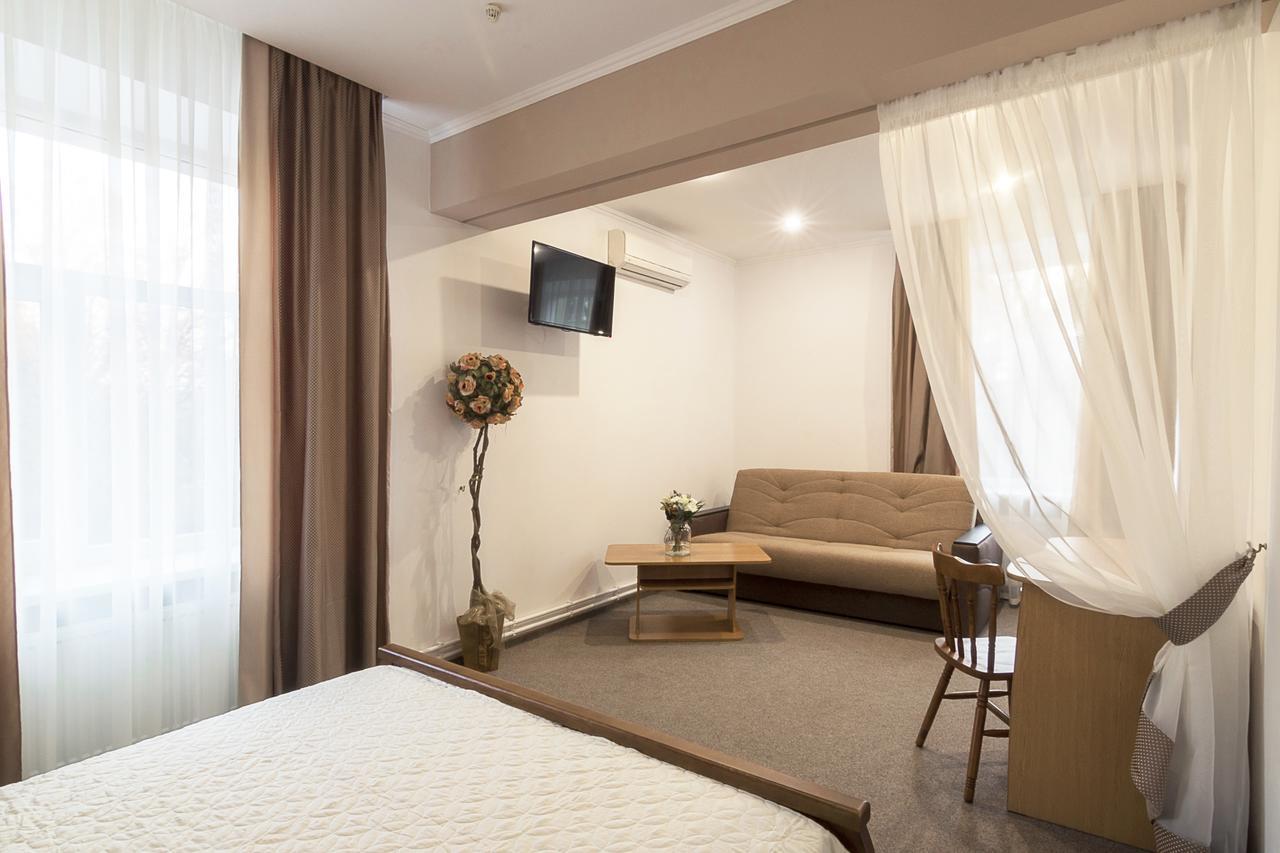 Centralny Hotel كريفوي روغ المظهر الخارجي الصورة