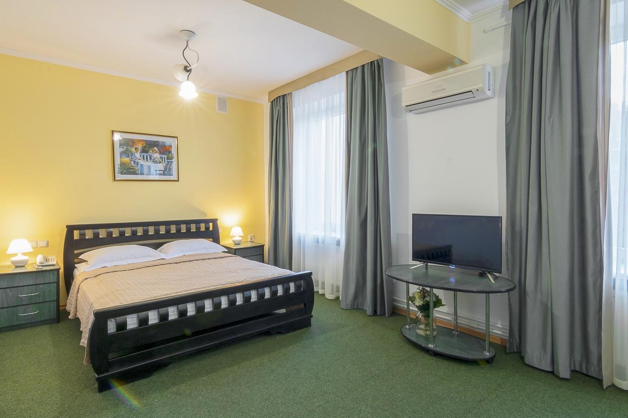 Centralny Hotel كريفوي روغ المظهر الخارجي الصورة