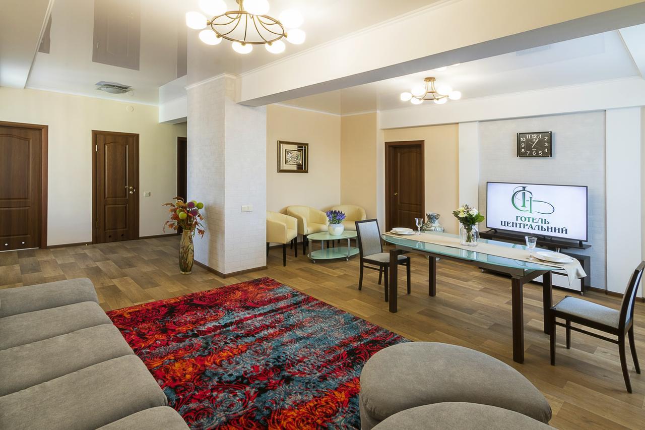 Centralny Hotel كريفوي روغ المظهر الخارجي الصورة